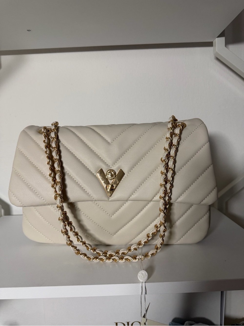 V-Emblem Quilted Cream Shoulder Bag with Gold Chain